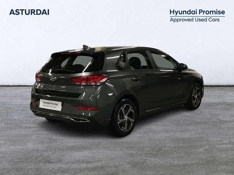 Usado Hyundai i30 120 CV (88 kW) 2021 Gris Utilitario