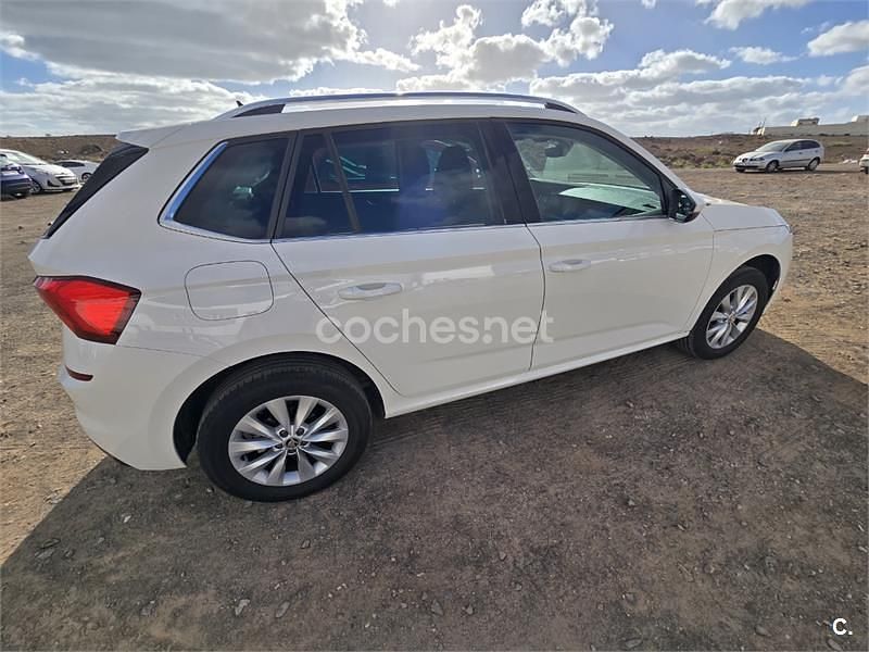 Usado Skoda Kamiq Ambition 110 CV (80 kW) 2022 Blanco SUV