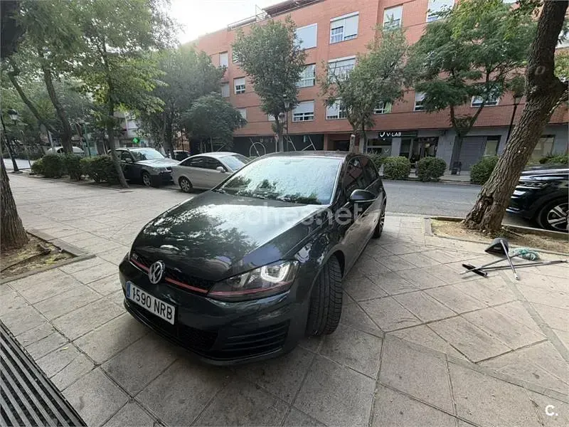 Usado VW Golf VII GTI 230 CV (169 kW) 2013 Gris / plata Berlina