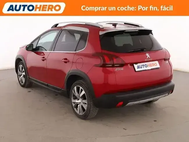 Usado Peugeot 2008 Allure 110 CV (80 kW) 2017 Rojo SUV