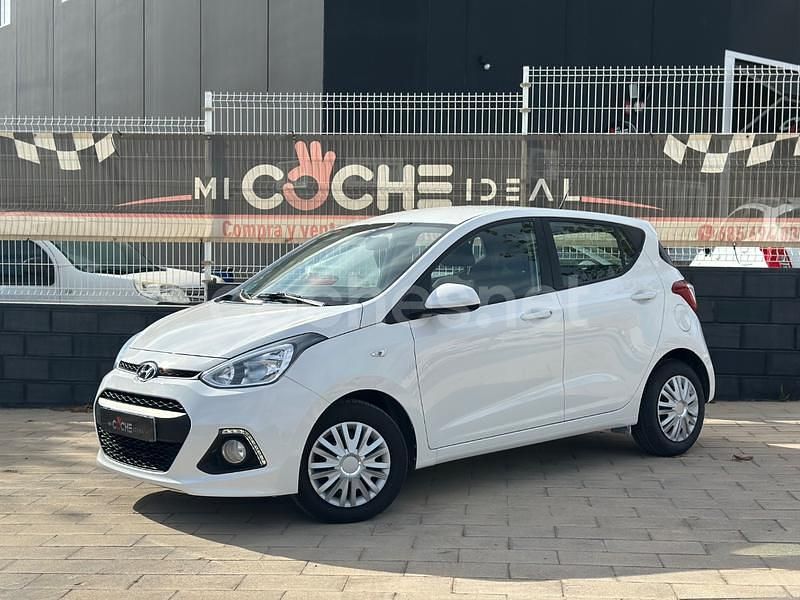 Blanco Usado 2014 Hyundai i10 Utilitario | 7399 € (Precio justo) - Imagen 1/4