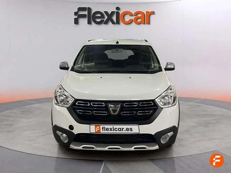 Usado Dacia Lodgy Comfort Plus 116 CV (85 kW) 2022 Blanco Monovolumen