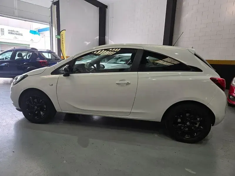 Usado Opel Corsa Color Edition 100 CV (73 kW) 2017 Blanco Utilitario