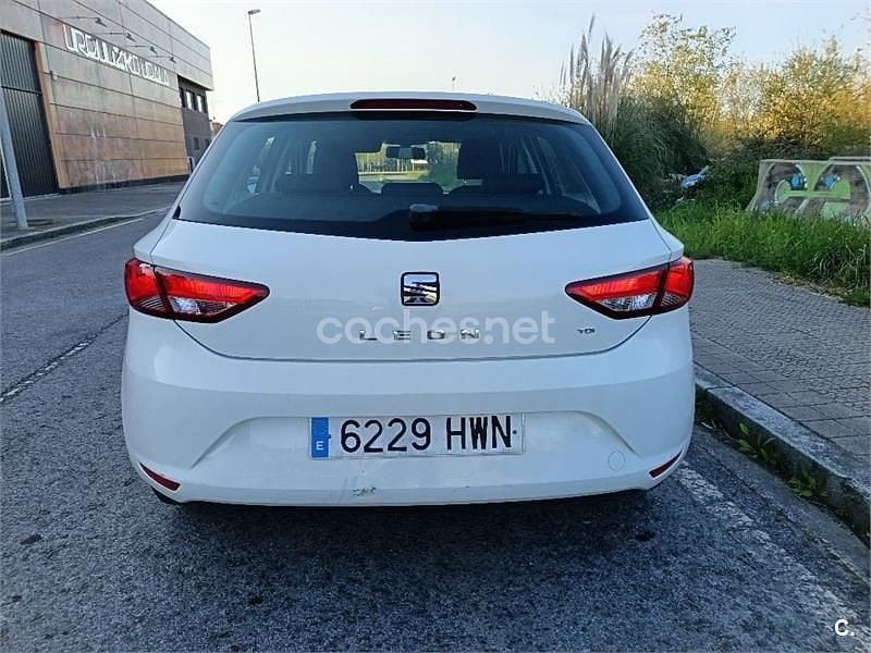 Usado Seat Leon Style 105 HP (77 kW) 2014 Branco Sedan