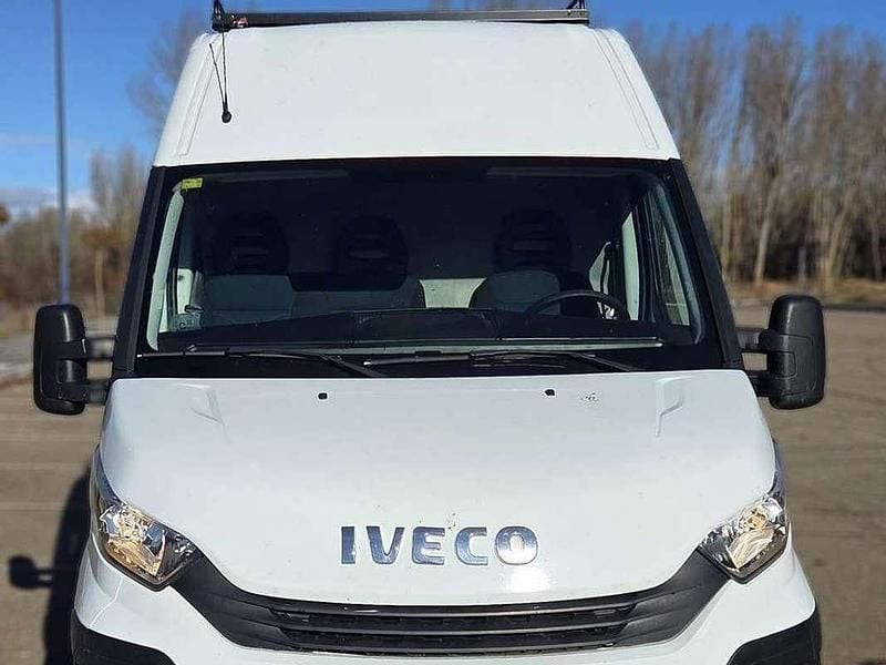 Usado Iveco Daily 156 CV (114 kW) 2019 Blanco Van
