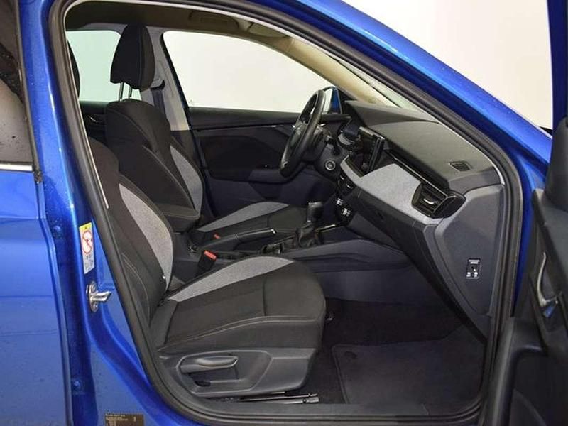 Usado Skoda Kamiq Selection 116 CV (85 kW) 2025 Azul SUV