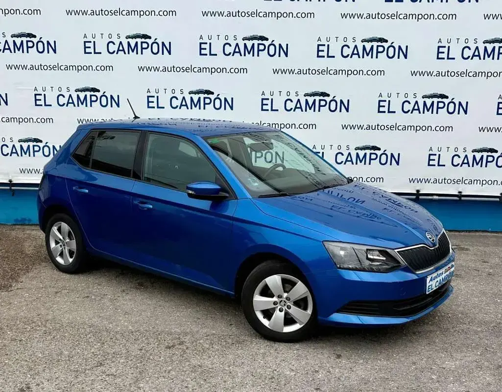 Usado Skoda Fabia Ambition 75 CV (55 kW) 2018 Azul Utilitario