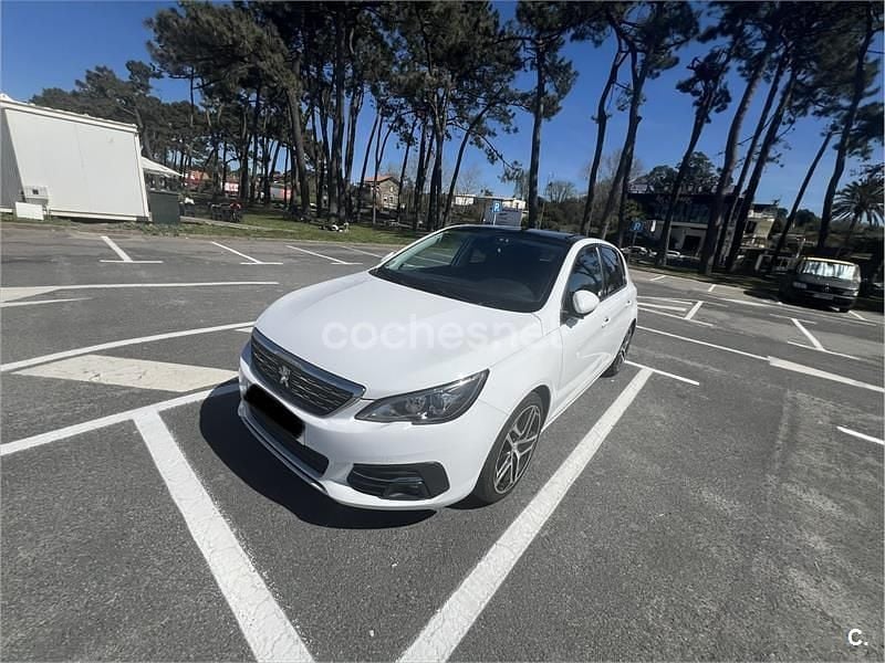 Usado Peugeot 308 Allure 130 CV (95 kW) 2018 Blanco Berlina
