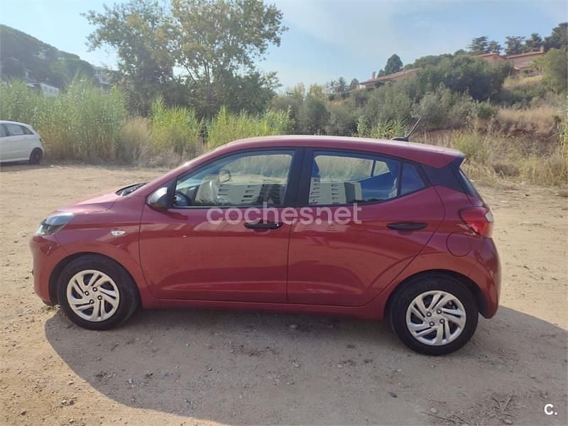 Granate Usado 2021 Hyundai i10 Utilitario | 11.500 € (Buen precio) - Imagen 1/4