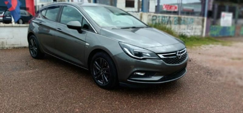 Gris espacial Usado 2019 Opel Astra S Berlina | 12.000 € (Precio justo) - Imagen 1/4