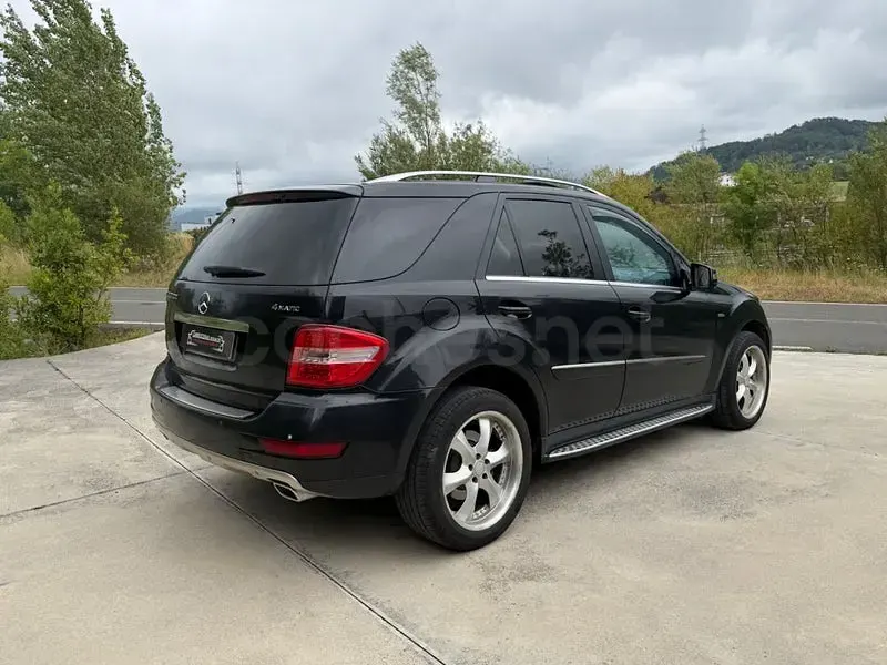 Usado Mercedes ML300 204 CV (150 kW) 2010 Negro SUV