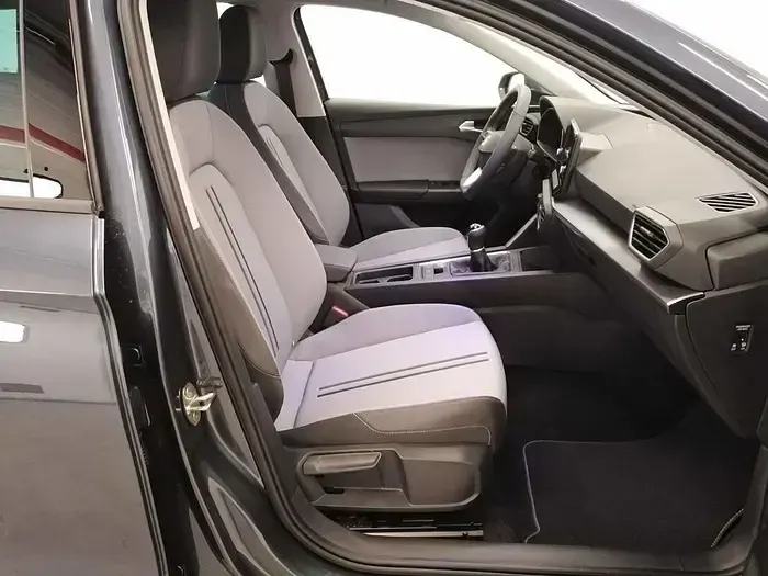 Usado Seat Leon Style 116 CV (85 kW) 2025 Azul