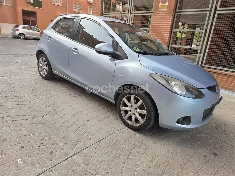 Usado Mazda 2 Active 68 CV (50 kW) 2009 Azul Utilitario