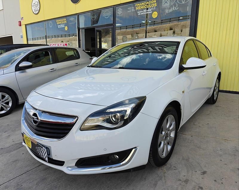 Usado Opel Insignia Business 120 CV (88 kW) 2017 Blanco Berlina