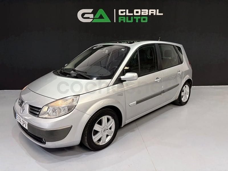 Usado Renault Scénic II Dynamique 100 CV (73 kW) 2005 Gris / plata Monovolumen