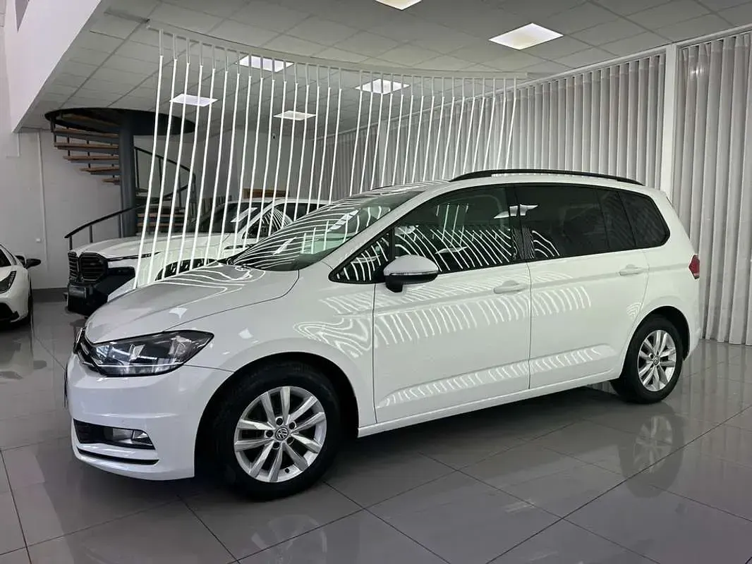 Usado VW Touran Advance 116 CV (85 kW) 2018 Blanco Monovolumen