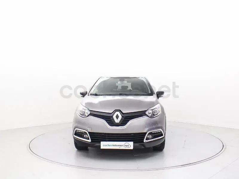 Usado Renault Captur Zen 90 CV (66 kW) 2015 Gris / plata SUV