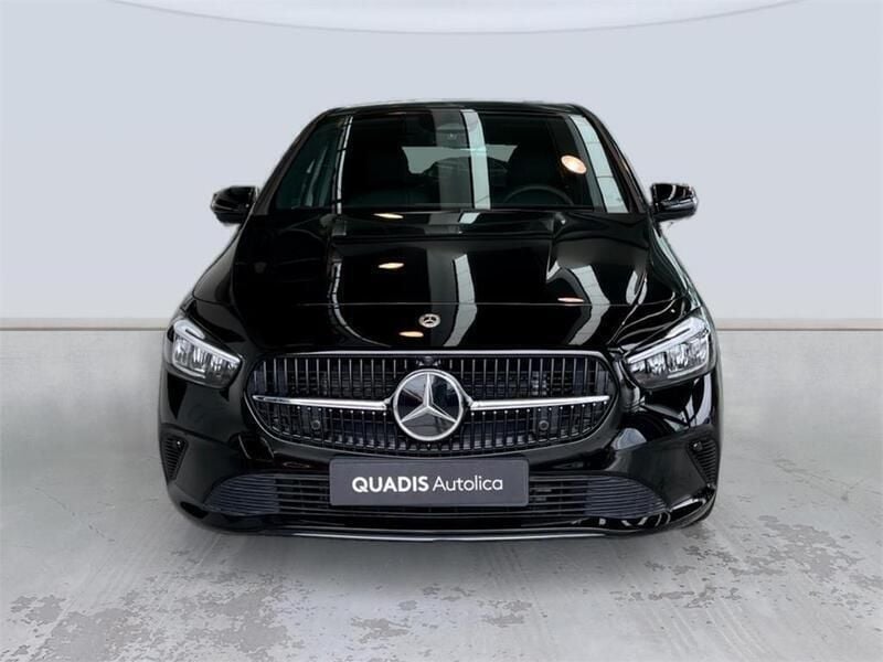 Usado Mercedes B220 190 CV (139 kW) 2024 Negro noche Monovolumen