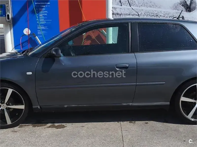 Usado Audi A3 Ambition 102 CV (75 kW) 2003 Gris / plata Utilitario