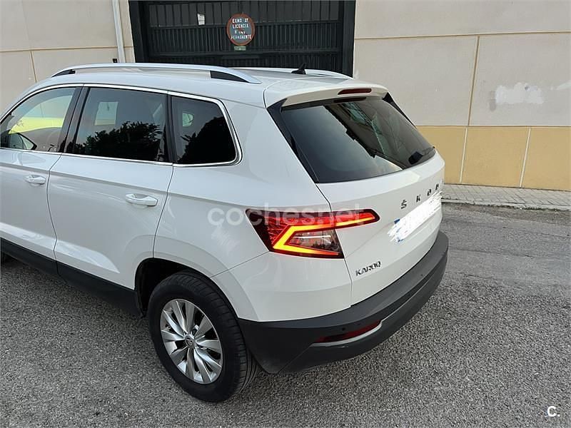 Usado Skoda Karoq Ambition 115 CV (84 kW) 2020 Blanco SUV