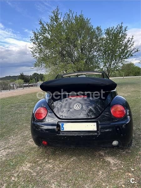 Usado VW New Beetle 100 CV (73 kW) 2004 Negro Utilitario