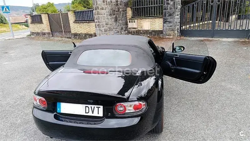 Usado Mazda MX5 Active 126 CV (92 kW) 2006 Negro Descapotable