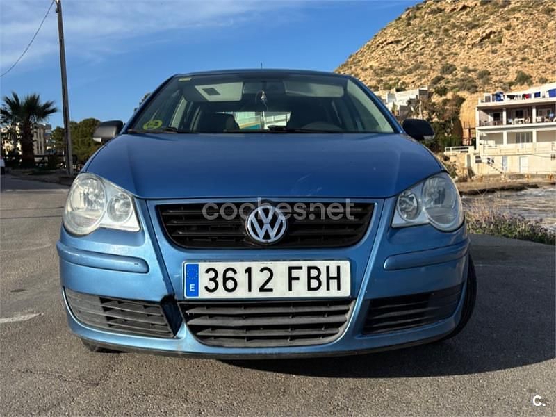 Usado VW Polo Advance 70 CV (51 kW) 2006 Azul Utilitario