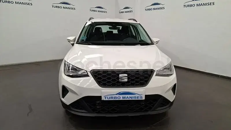 Usado Seat Arona Style 110 CV (80 kW) 2024 Blanco SUV