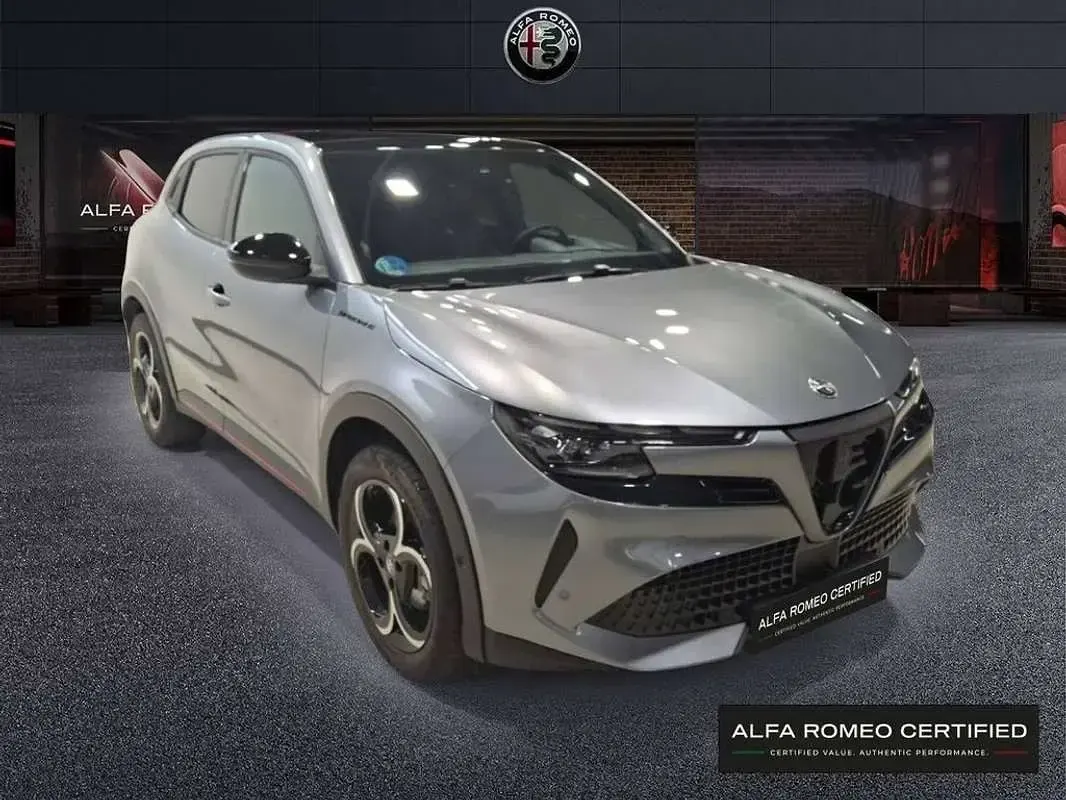 Usado Alfa Romeo GT Junior Edizione Speciale 137 CV (100 kW) 2024 Gris SUV