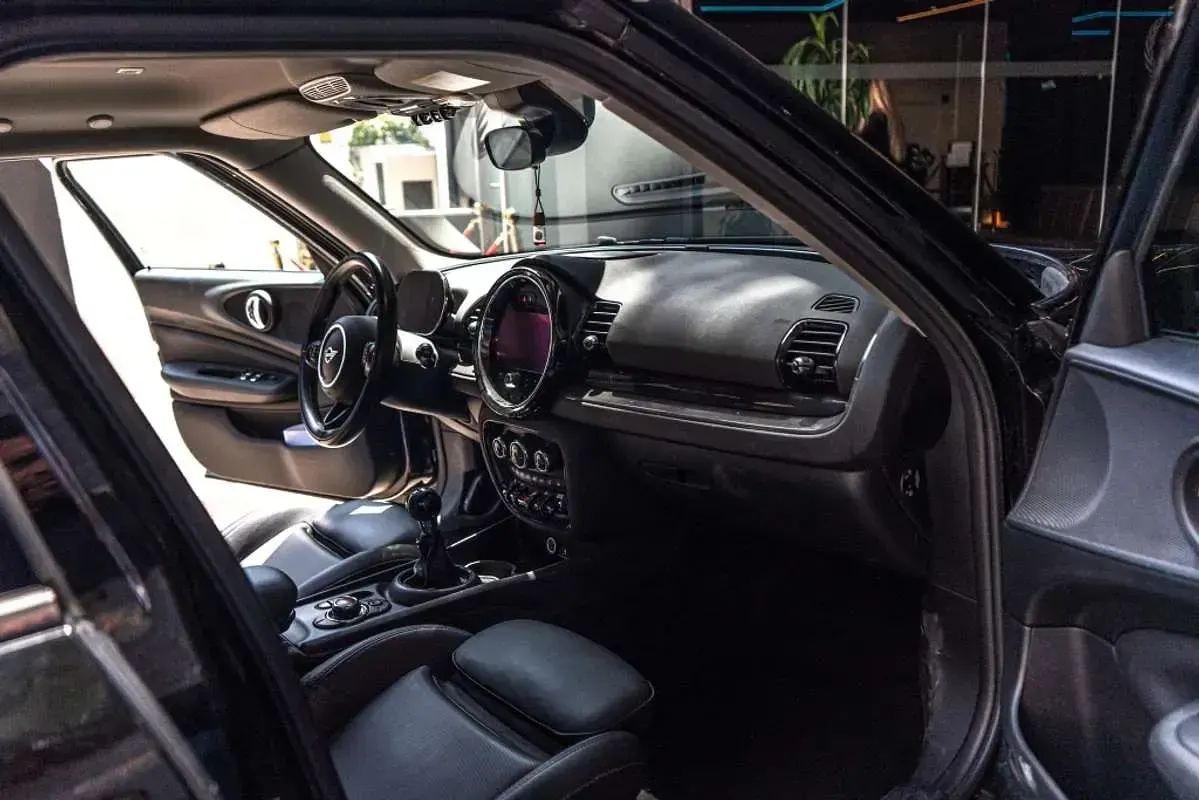Usado Mini John Cooper Works Clubman 102 CV (75 kW) 2020 Negro Familiar