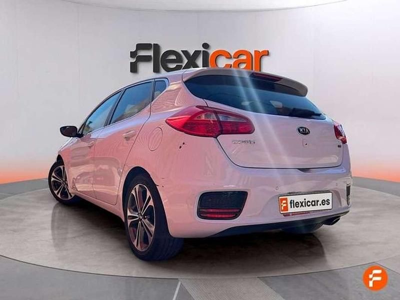 Usado Kia Ceed Launch Edition 136 CV (100 kW) 2018 Blanco Utilitario