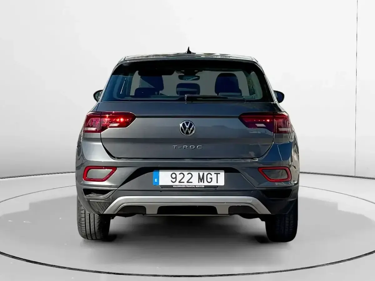 Usado VW T-Roc Life 110 CV (80 kW) 2023 Gris SUV