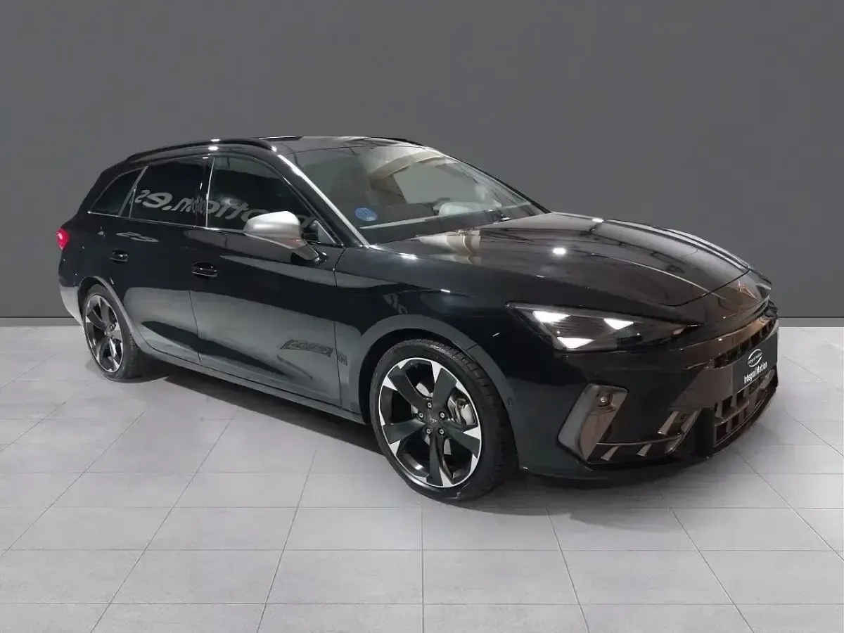 Usado Cupra Leon 204 CV (150 kW) 2025 Negro Familiar