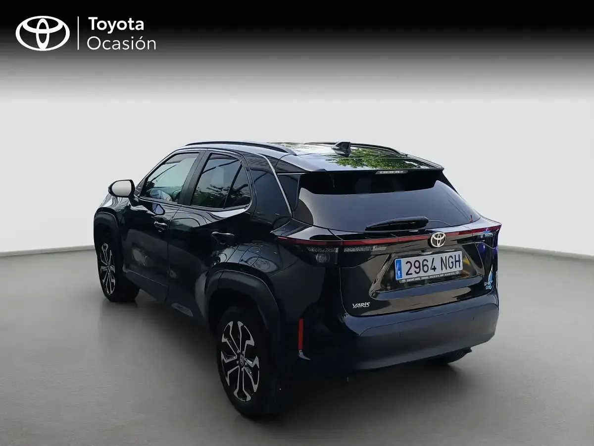 Usado Toyota Yaris Cross Active 130 CV (95 kW) 2025 Negro SUV