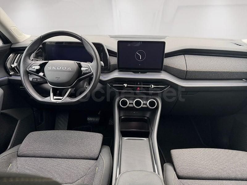 Usado Skoda Kodiaq 150 CV (110 kW) 2025 Gris / plata SUV