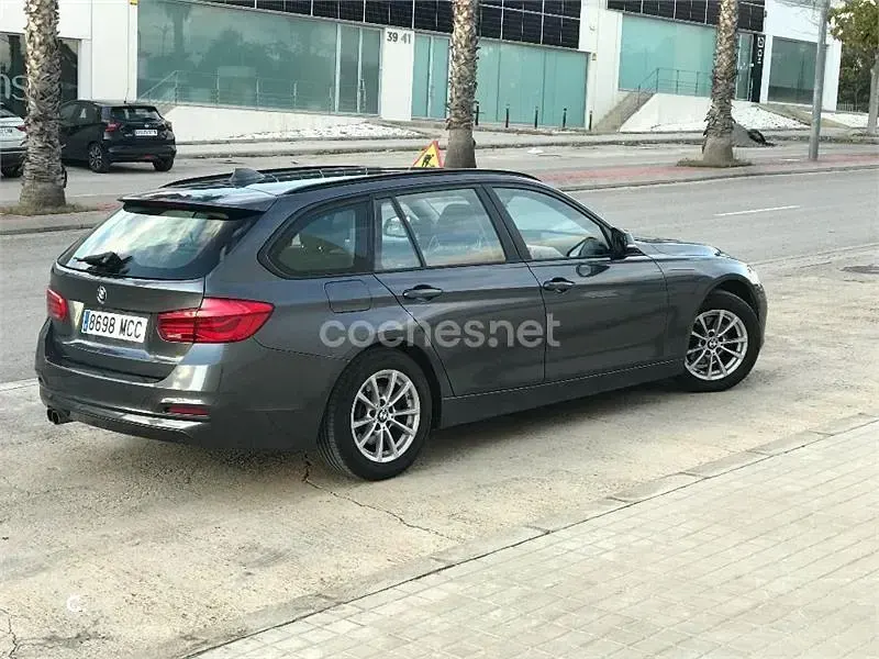 Usado BMW 320 Efficient Dynamics 163 CV (119 kW) 2018 Gris / plata Familiar