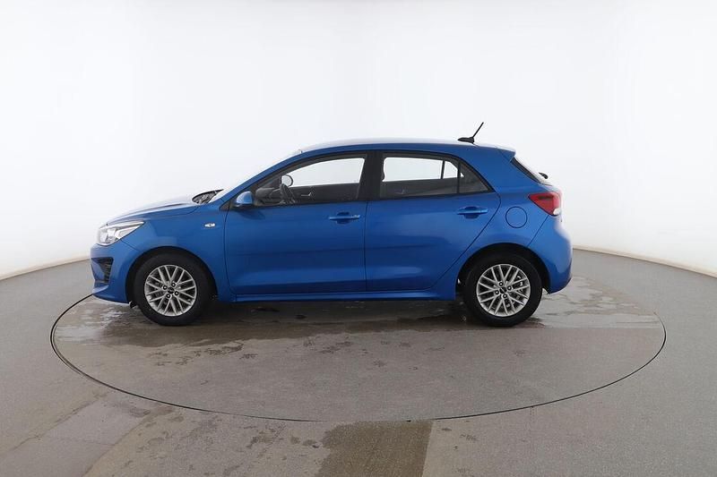 Usado Kia Rio 84 CV (61 kW) 2022 Azul Utilitario
