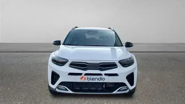 Usado Kia Stonic GT-Line 100 CV (73 kW) 2024 Blanco SUV