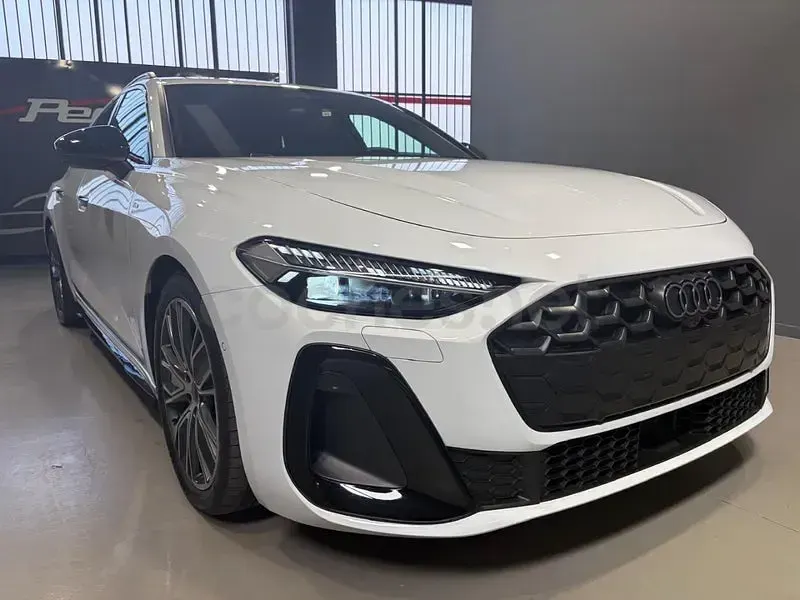 Usado Audi A5 S-line plus 204 CV (150 kW) 2026 Blanco Familiar
