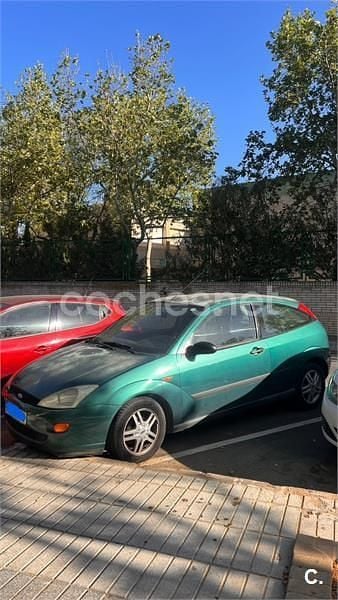 Verde Usado 1999 Ford Focus Trend Berlina | 1900 € (Precio justo) - Imagen 1/1