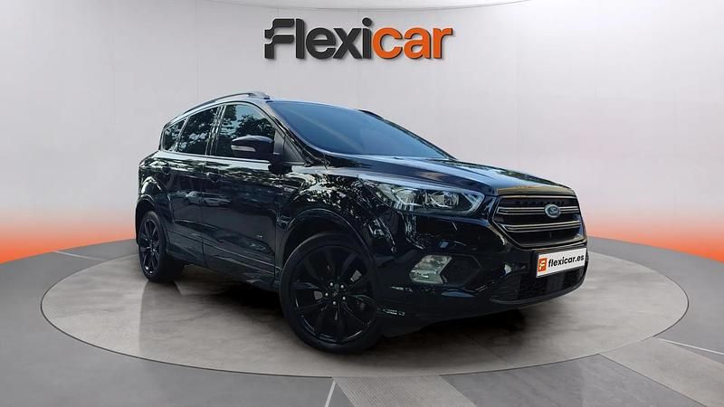 Usado Ford Kuga ST-Line 182 CV (133 kW) 2018 Negro SUV
