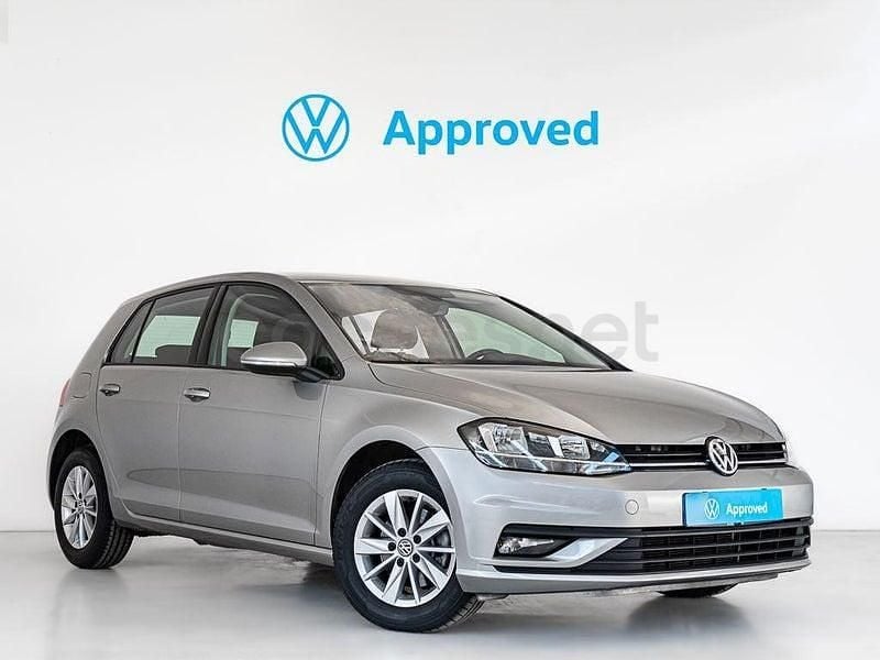 Usado VW Golf VII Business 115 CV (84 kW) 2019 Gris / plata Berlina