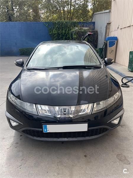 Negro Usado 2007 Honda Civic Executive Berlina | 6200 € (Precio justo) - Imagen 1/4