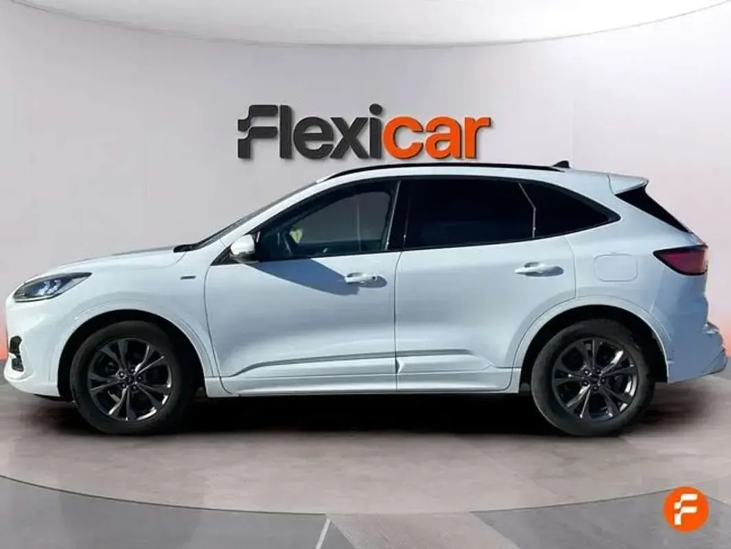 Usado Ford Kuga ST-Line 150 CV (110 kW) 2022 Blanco SUV