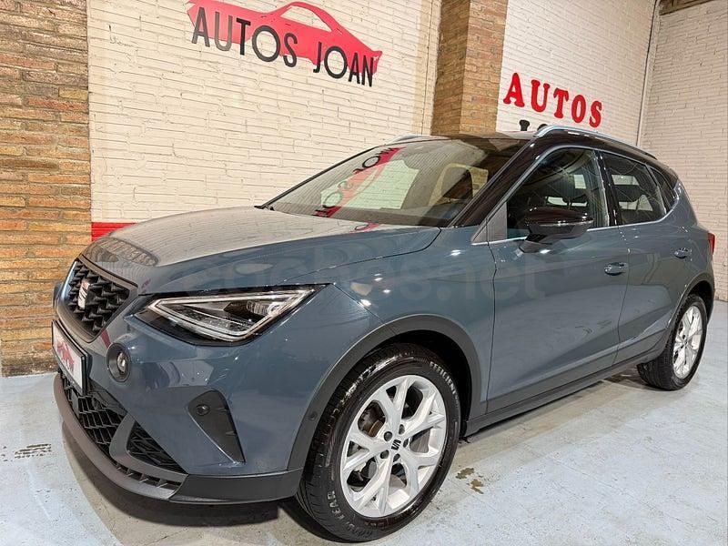 Usado Seat Arona FR 116 CV (85 kW) 2025 Gris / plata SUV