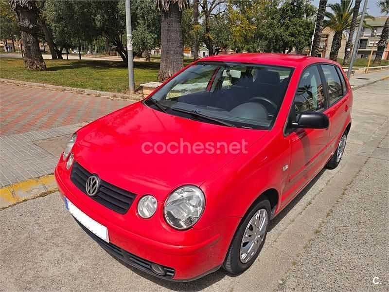 Usado VW Polo Trendline 75 CV (55 kW) 2003 Rojo Berlina