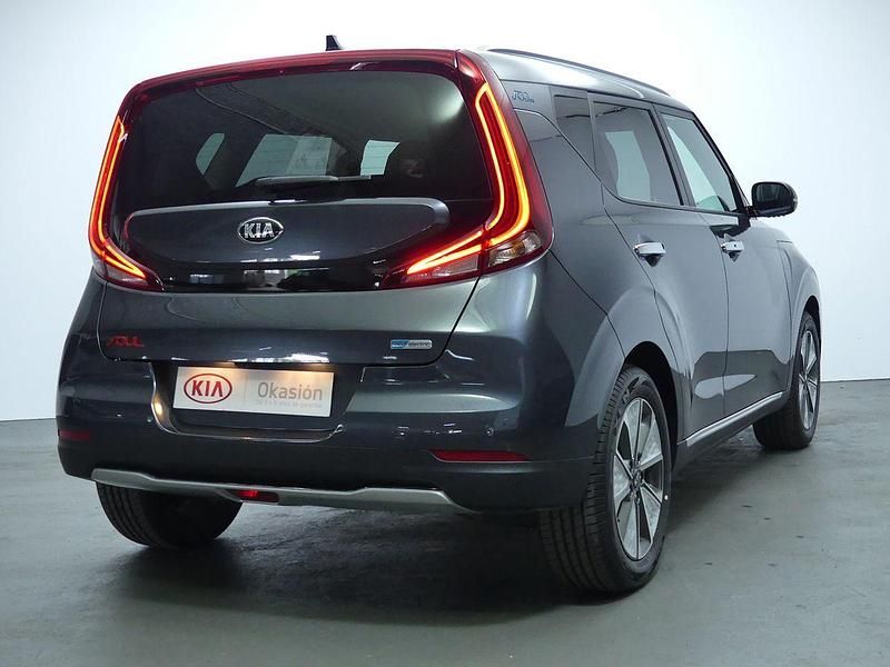 Usado Kia Soul EV 150 kW (204 CV) 2021 Gris SUV