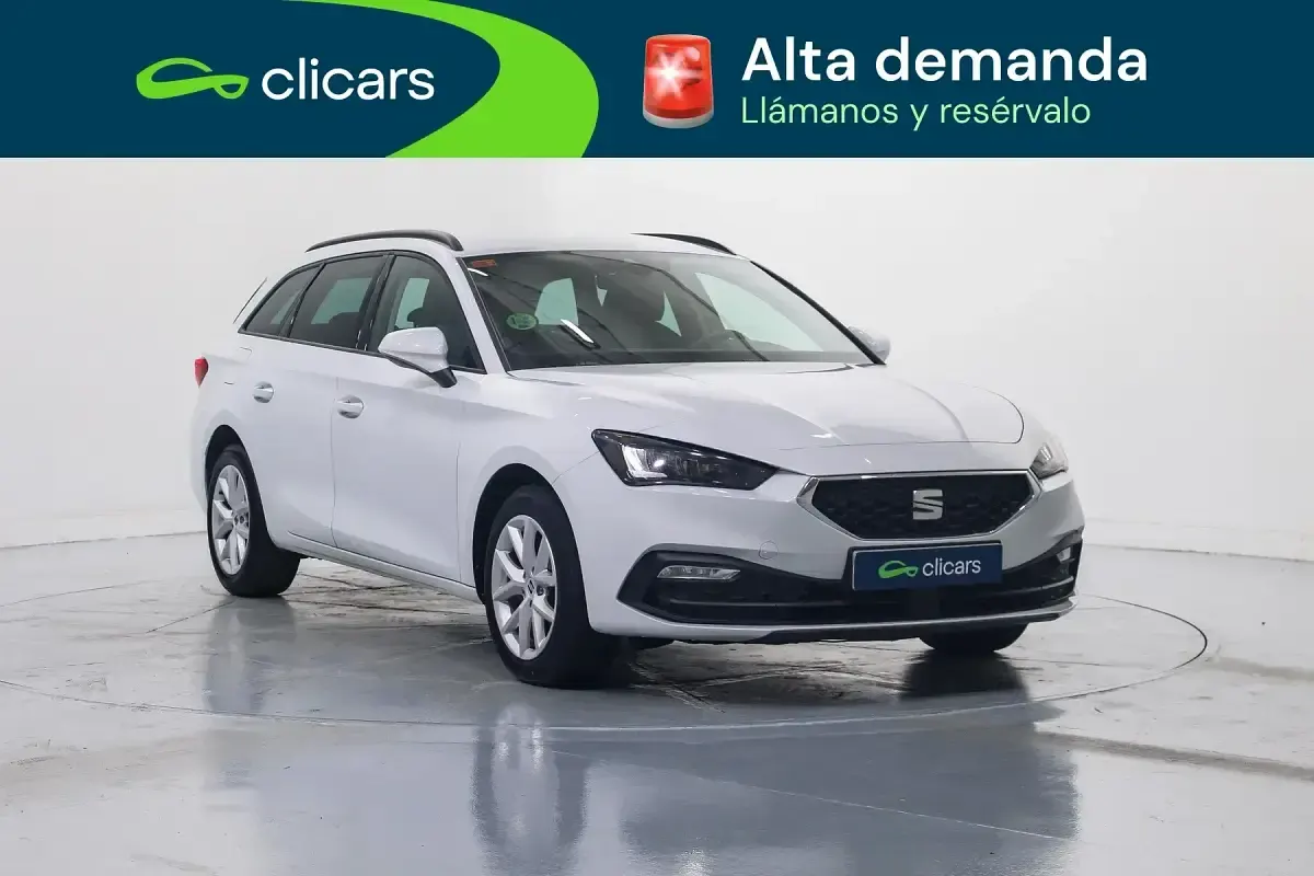 Usado Seat Leon Style 115 CV (84 kW) 2021 Blanco Familiar
