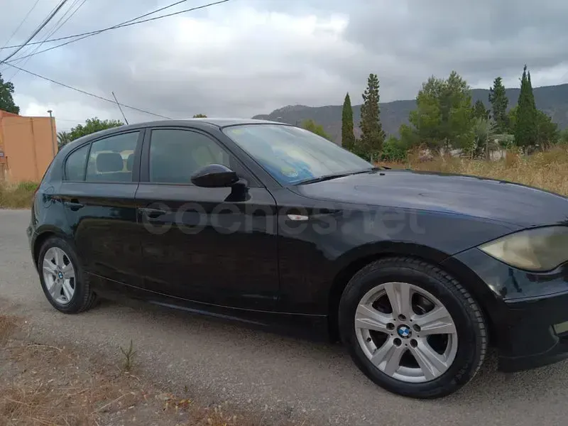 Usado BMW 118 143 CV (105 kW) 2008 Rojo Utilitario