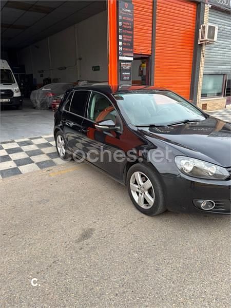 Usado VW Golf VII Advance 105 CV (77 kW) 2012 Negro Berlina